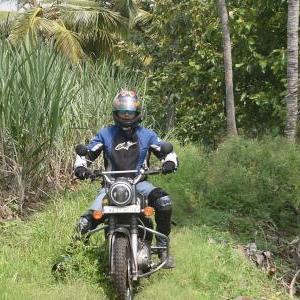 this irrigation canal have bridges over rivers and in this case it was dead end. We went here to find way to canal, but it was just tiny path near sugarcane field and was dead end. Here i broke mu gear shift lever.