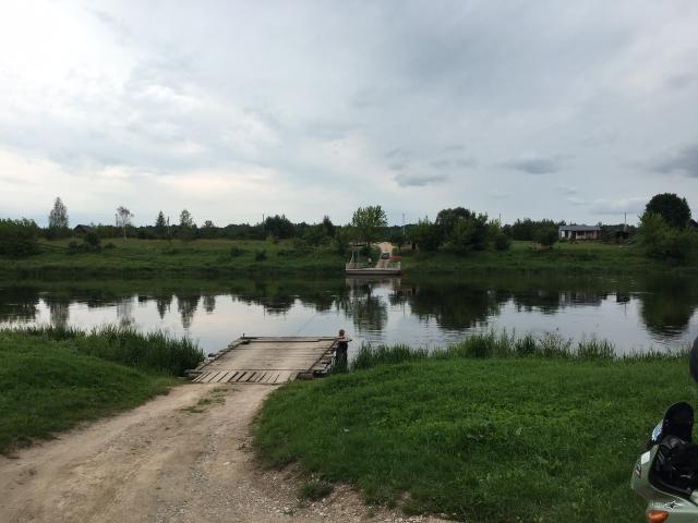 Čiobiškio keltas - kelionės pusiaukelė.